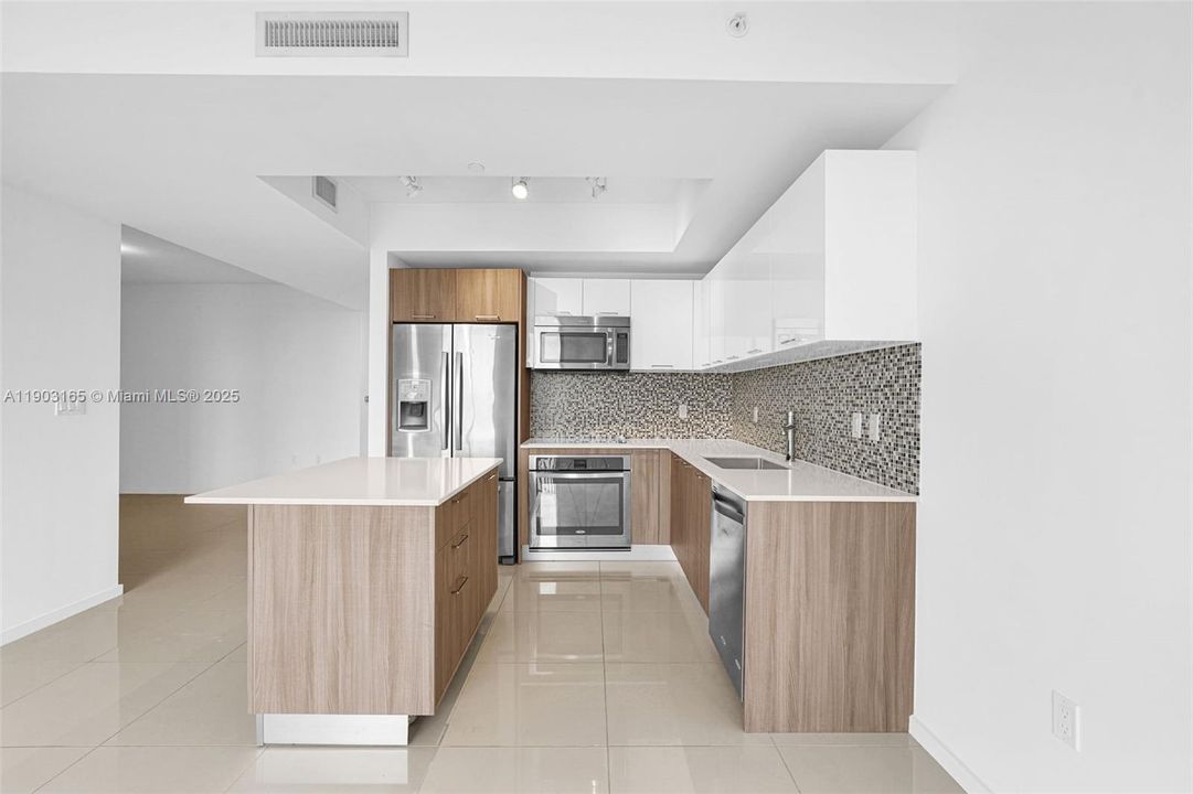 Activo con contrato: $529,999 (2 camas, 2 baños, 1063 Pies cuadrados)