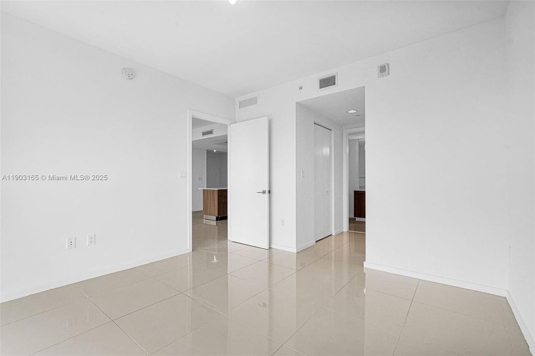 Activo con contrato: $529,999 (2 camas, 2 baños, 1063 Pies cuadrados)