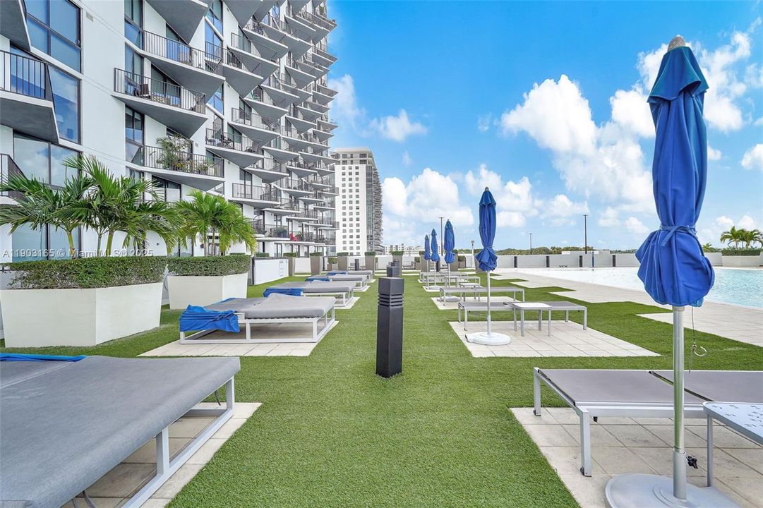 Activo con contrato: $529,999 (2 camas, 2 baños, 1063 Pies cuadrados)