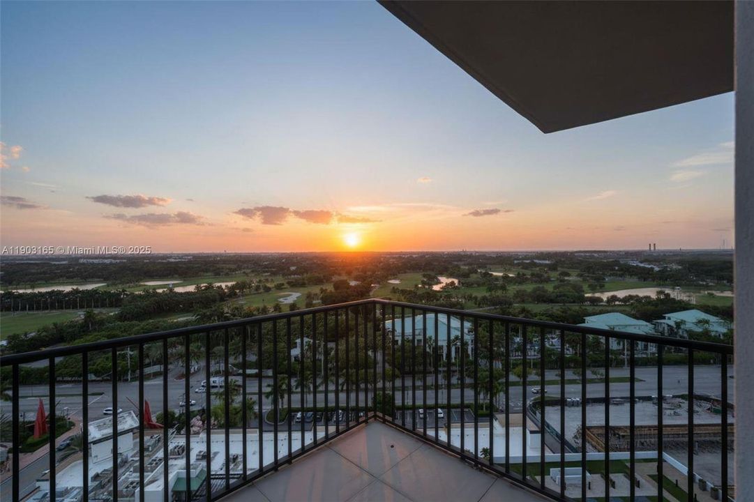 Activo con contrato: $529,999 (2 camas, 2 baños, 1063 Pies cuadrados)