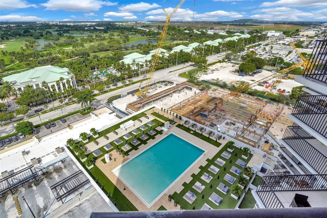 Activo con contrato: $529,999 (2 camas, 2 baños, 1063 Pies cuadrados)