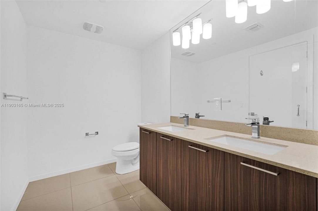 Activo con contrato: $529,999 (2 camas, 2 baños, 1063 Pies cuadrados)