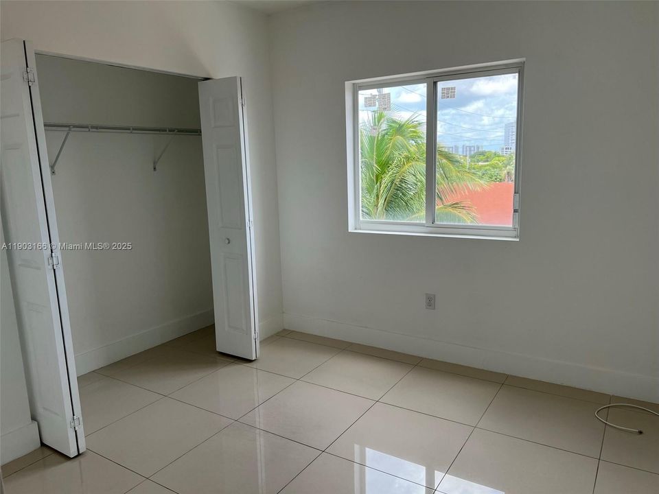 Recently Rented: $2,200 (2 beds, 1 baths, 802 Square Feet)