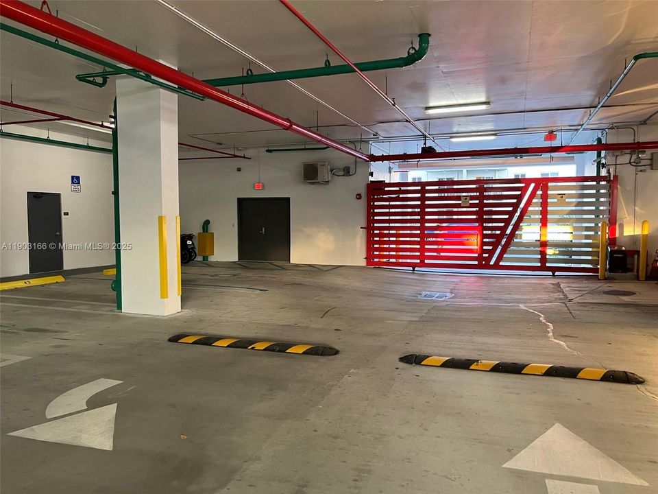 Recently Rented: $2,200 (2 beds, 1 baths, 802 Square Feet)