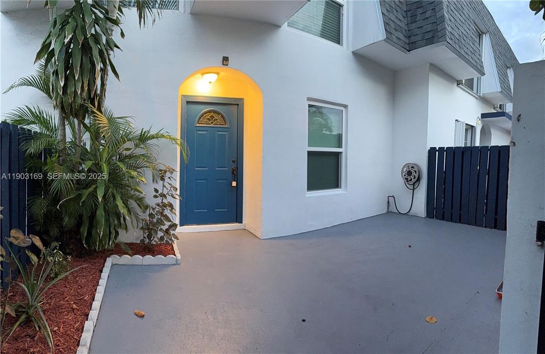 For Rent: $2,900 (3 beds, 2 baths, 1440 Square Feet)