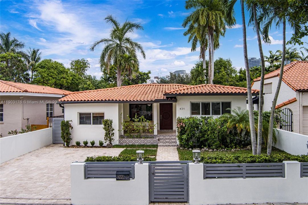 合同活跃: $1,390,000 (3 贝兹, 2 浴室, 1672 平方英尺)