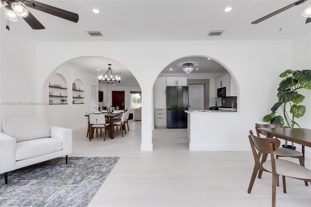 合同活跃: $1,390,000 (3 贝兹, 2 浴室, 1672 平方英尺)