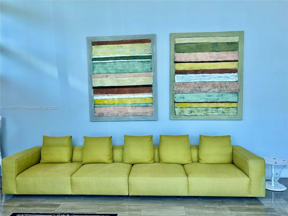 Active With Contract: $3,000 (1 beds, 1 baths, 673 Square Feet)