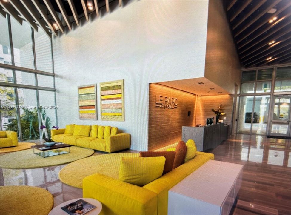 Active With Contract: $3,000 (1 beds, 1 baths, 673 Square Feet)