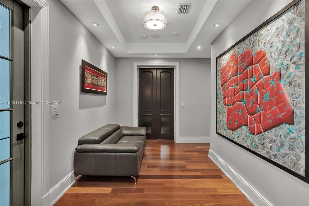 Active With Contract: $4,850,000 (4 beds, 5 baths, 4111 Square Feet)