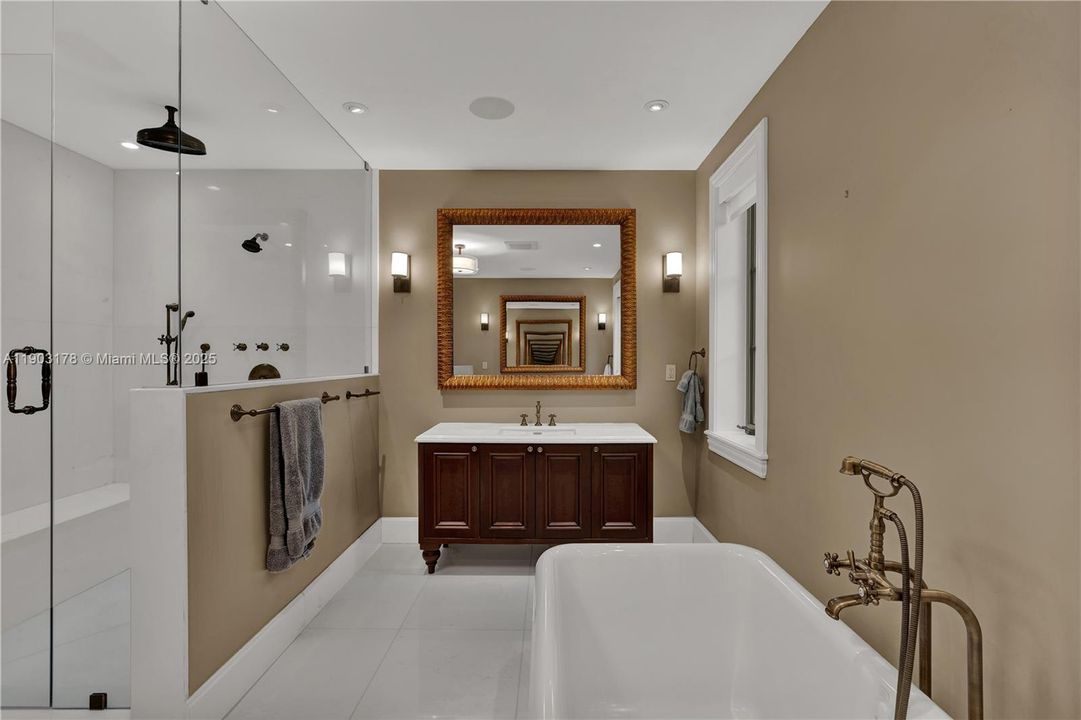 Active With Contract: $4,850,000 (4 beds, 5 baths, 4111 Square Feet)