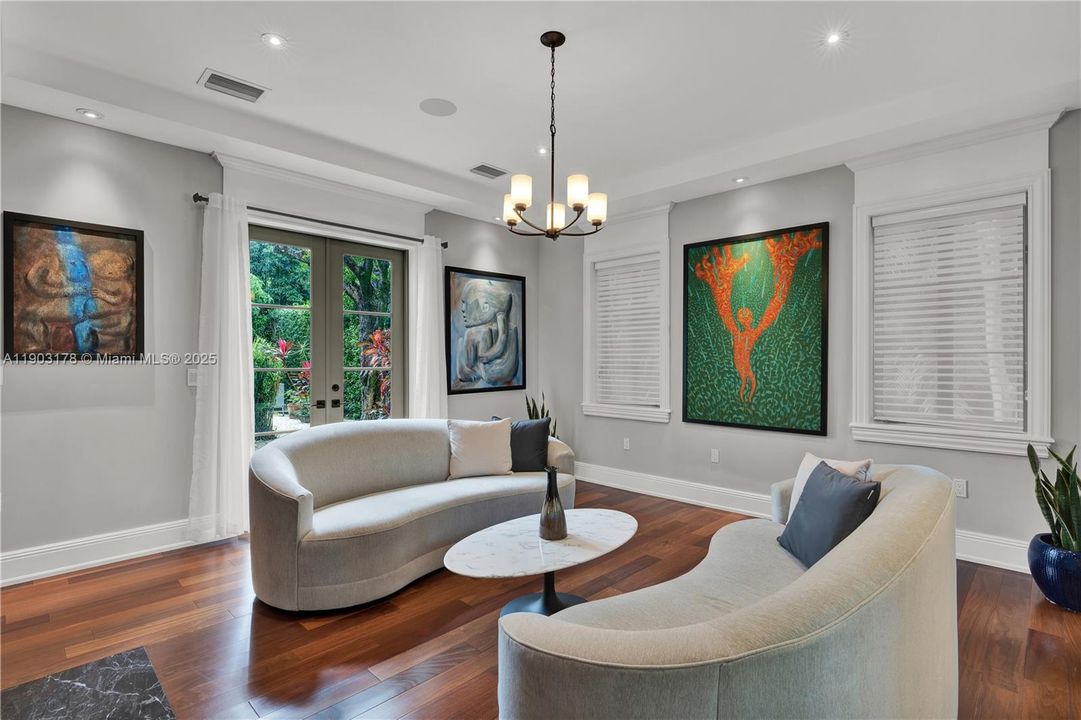 Active With Contract: $4,850,000 (4 beds, 5 baths, 4111 Square Feet)