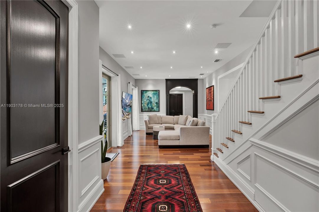 Active With Contract: $4,850,000 (4 beds, 5 baths, 4111 Square Feet)