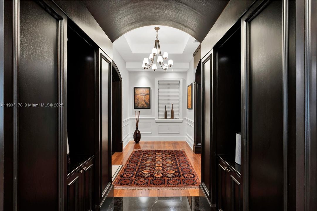 Active With Contract: $4,850,000 (4 beds, 5 baths, 4111 Square Feet)