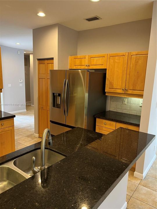 For Rent: $3,500 (3 beds, 2 baths, 1695 Square Feet)