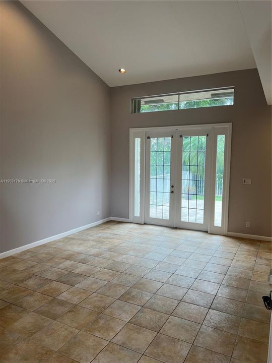 For Rent: $3,500 (3 beds, 2 baths, 1695 Square Feet)