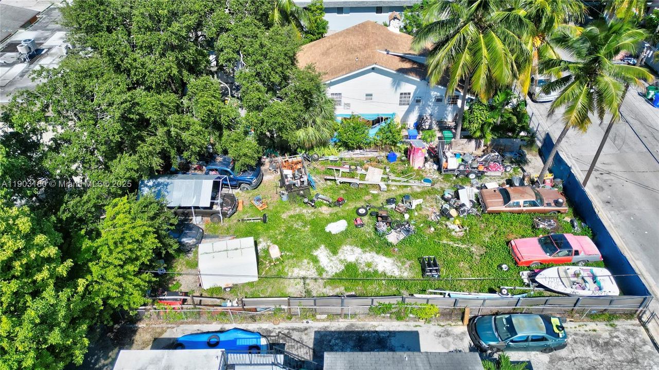 For Sale: $800,000 (0.11 acres)