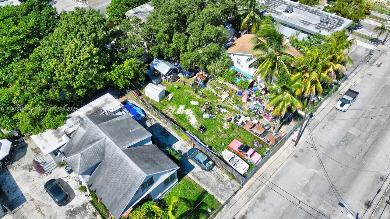 For Sale: $800,000 (0.11 acres)