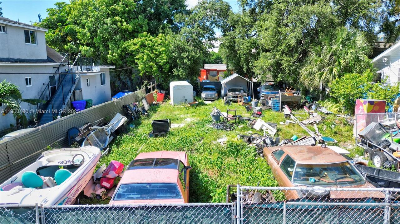 For Sale: $800,000 (0.11 acres)