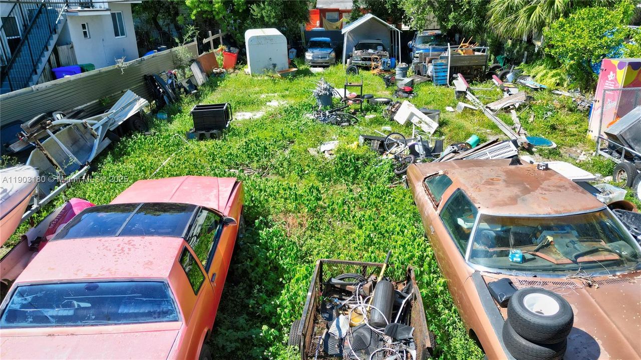 For Sale: $800,000 (0.11 acres)