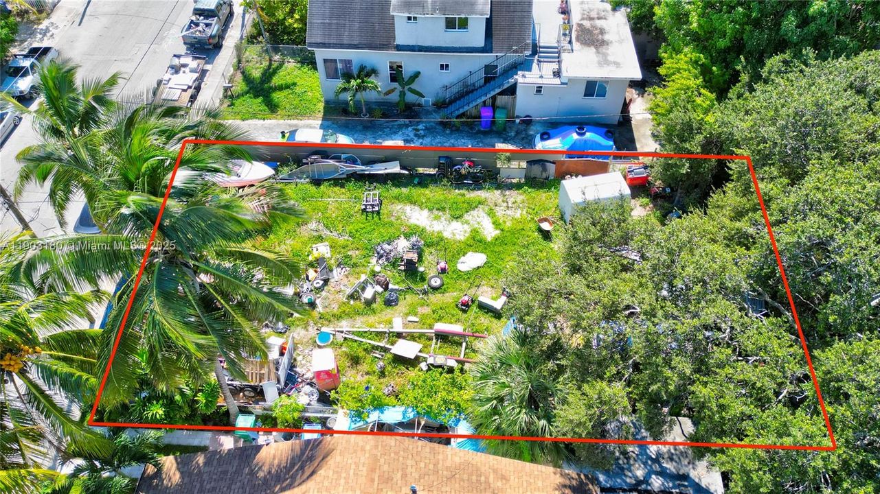 For Sale: $800,000 (0.11 acres)