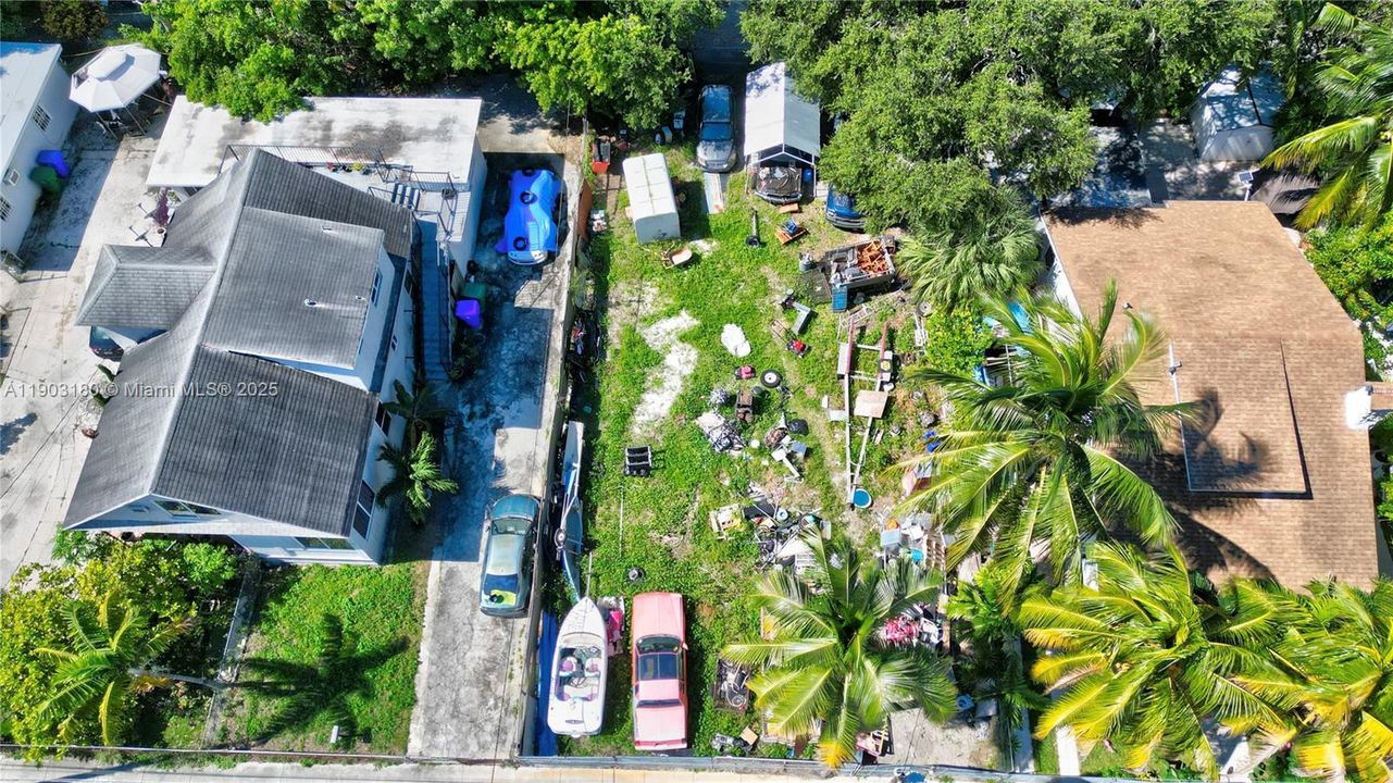 For Sale: $800,000 (0.11 acres)