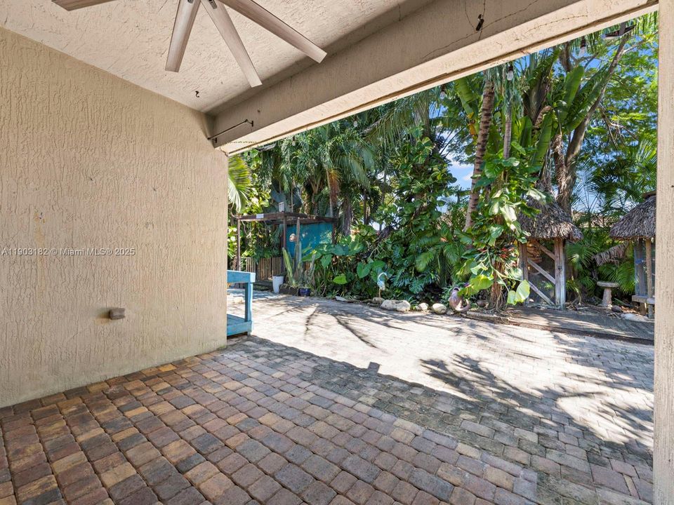 Activo con contrato: $700,000 (4 camas, 2 baños, 1949 Pies cuadrados)