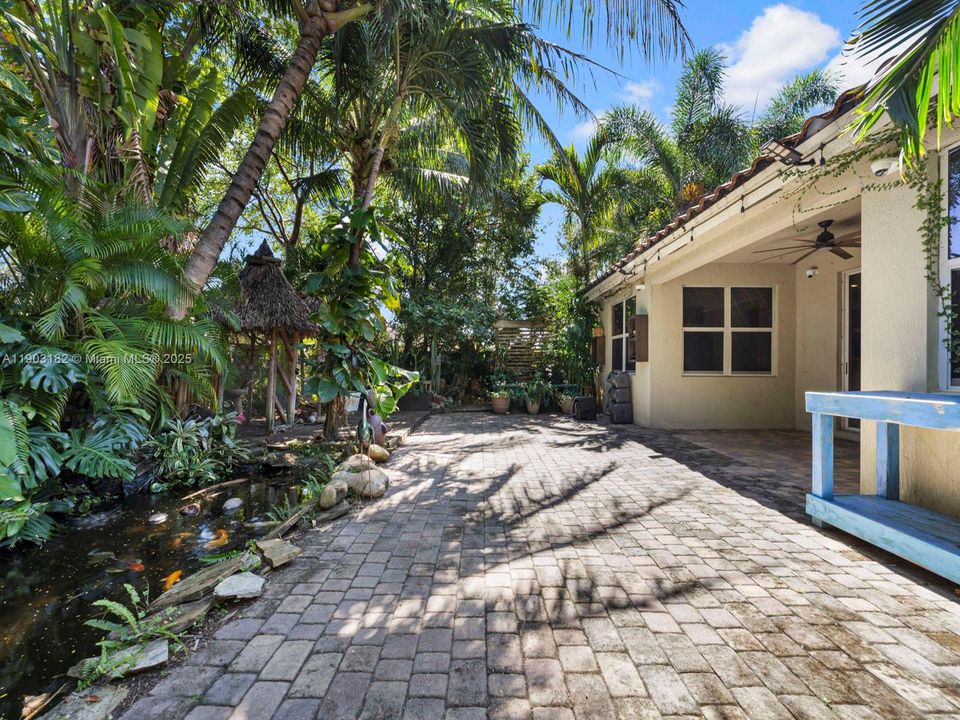 Activo con contrato: $700,000 (4 camas, 2 baños, 1949 Pies cuadrados)