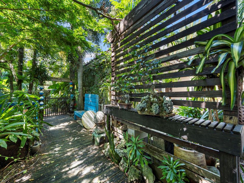 Activo con contrato: $700,000 (4 camas, 2 baños, 1949 Pies cuadrados)