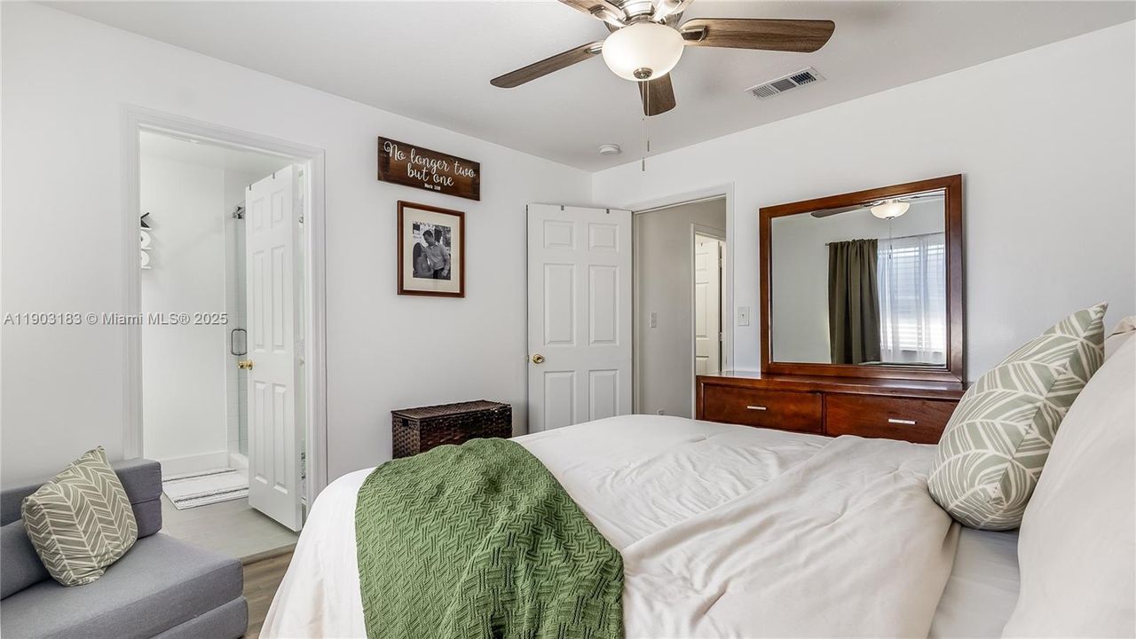 На продажу: $415,000 (3 спален, 2 ванн, 1270 Квадратных фут)