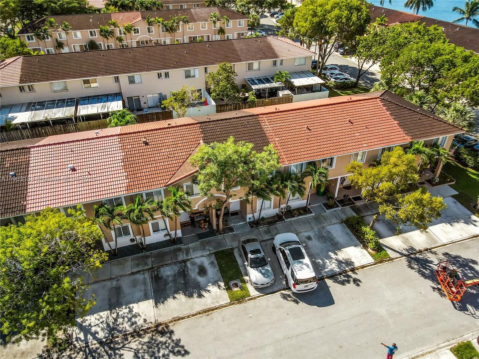 На продажу: $415,000 (3 спален, 2 ванн, 1270 Квадратных фут)