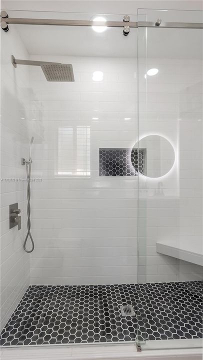 На продажу: $415,000 (3 спален, 2 ванн, 1270 Квадратных фут)