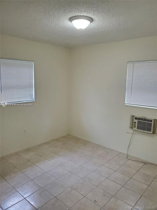 最近租的: $4,000 (4 贝兹, 2 浴室, 1118 平方英尺)