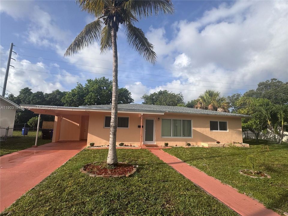 最近租的: $4,000 (4 贝兹, 2 浴室, 1118 平方英尺)