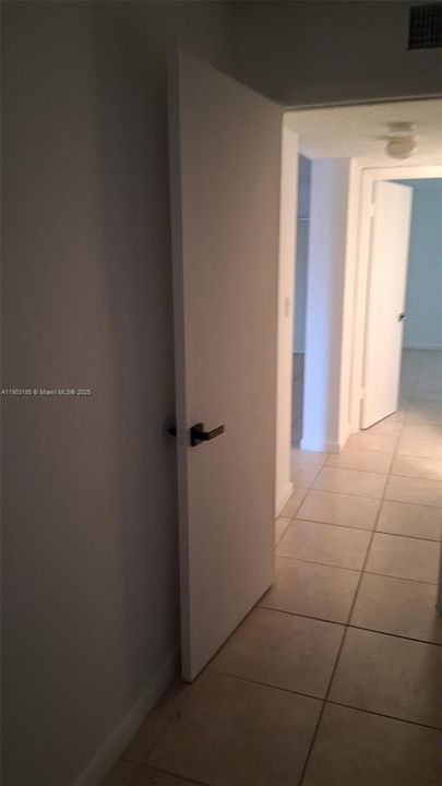 出租: $2,000 (2 贝兹, 1 浴室, 860 平方英尺)