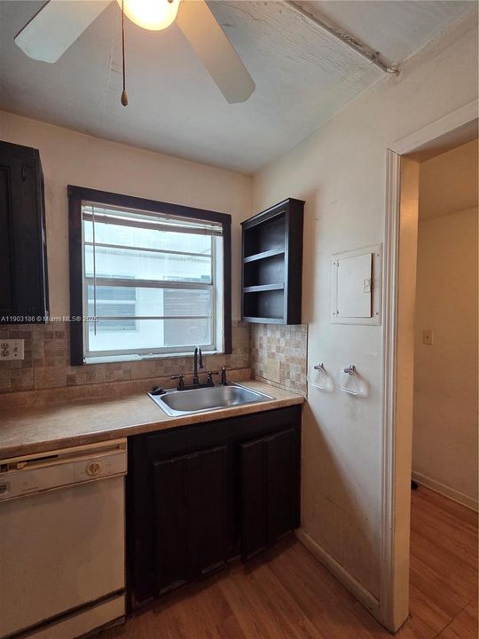 Vendido Recientemente: $115,000 (1 camas, 1 baños, 800 Pies cuadrados)