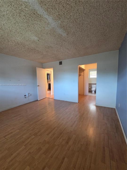 Vendido Recientemente: $115,000 (1 camas, 1 baños, 800 Pies cuadrados)