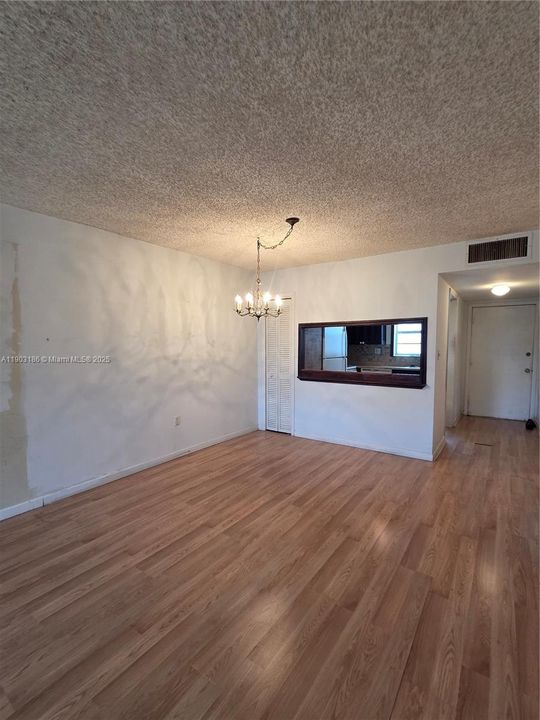 Vendido Recientemente: $115,000 (1 camas, 1 baños, 800 Pies cuadrados)