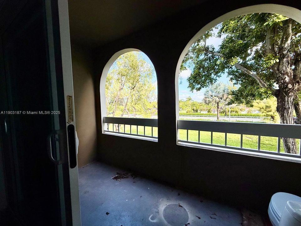 Recently Rented: $1,450 (1 beds, 1 baths, 712 Square Feet)