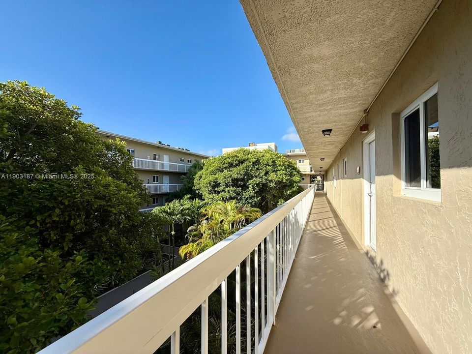 Recently Rented: $1,450 (1 beds, 1 baths, 712 Square Feet)