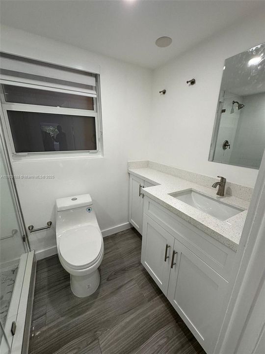 For Sale: $374,900 (2 beds, 2 baths, 1075 Square Feet)