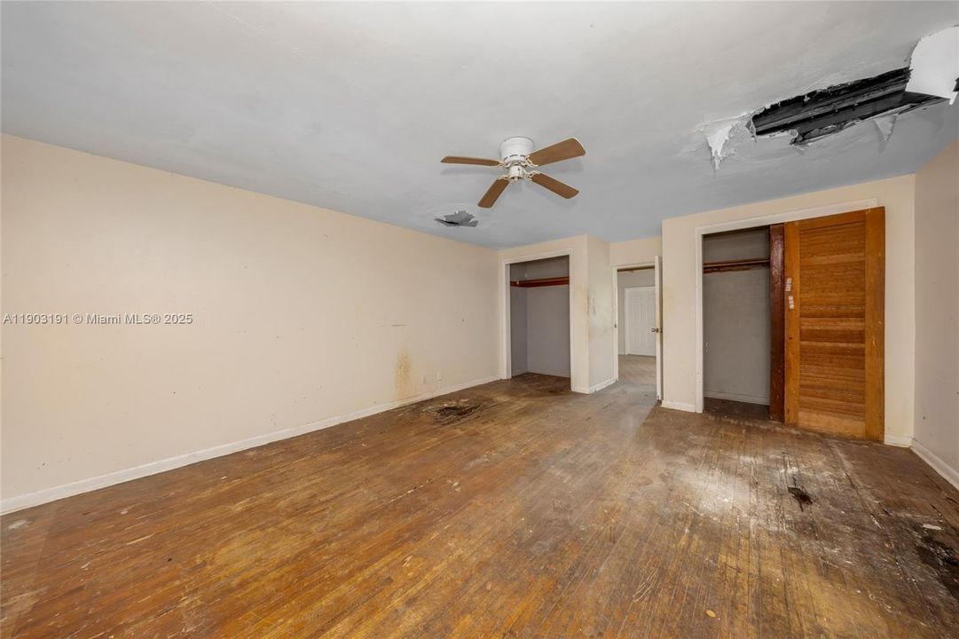 Active With Contract: $325,000 (3 beds, 2 baths, 1354 Square Feet)