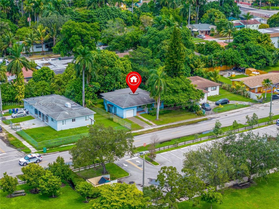 Active With Contract: $325,000 (3 beds, 2 baths, 1354 Square Feet)