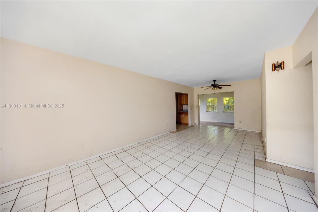 Active With Contract: $325,000 (3 beds, 2 baths, 1354 Square Feet)