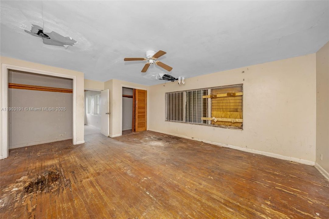 Active With Contract: $325,000 (3 beds, 2 baths, 1354 Square Feet)