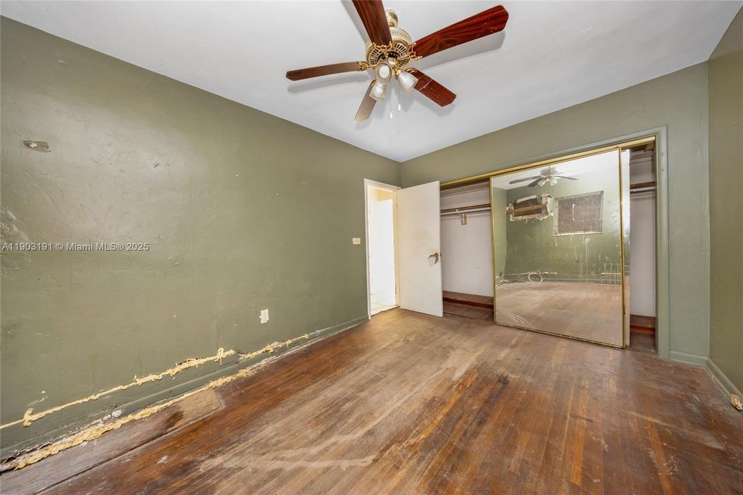 Active With Contract: $325,000 (3 beds, 2 baths, 1354 Square Feet)