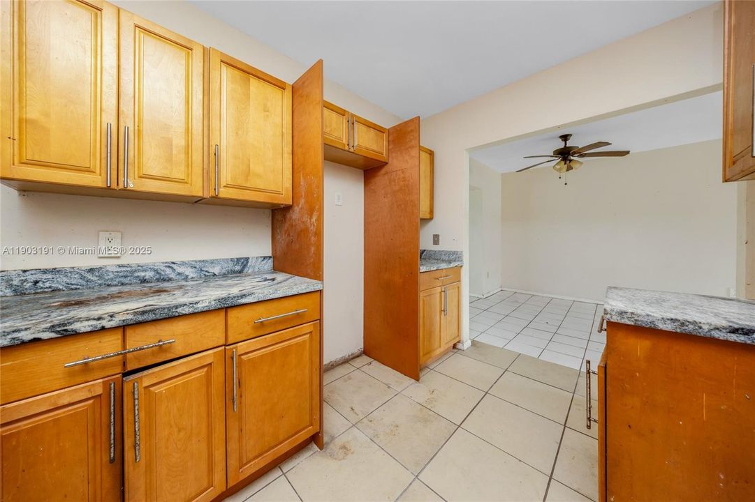 Active With Contract: $325,000 (3 beds, 2 baths, 1354 Square Feet)