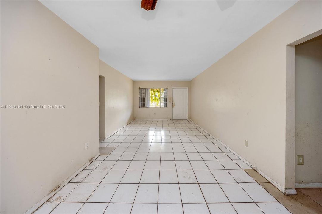 Active With Contract: $325,000 (3 beds, 2 baths, 1354 Square Feet)