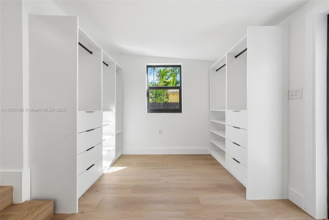 For Sale: $1,250,000 (4 beds, 3 baths, 0 Square Feet)