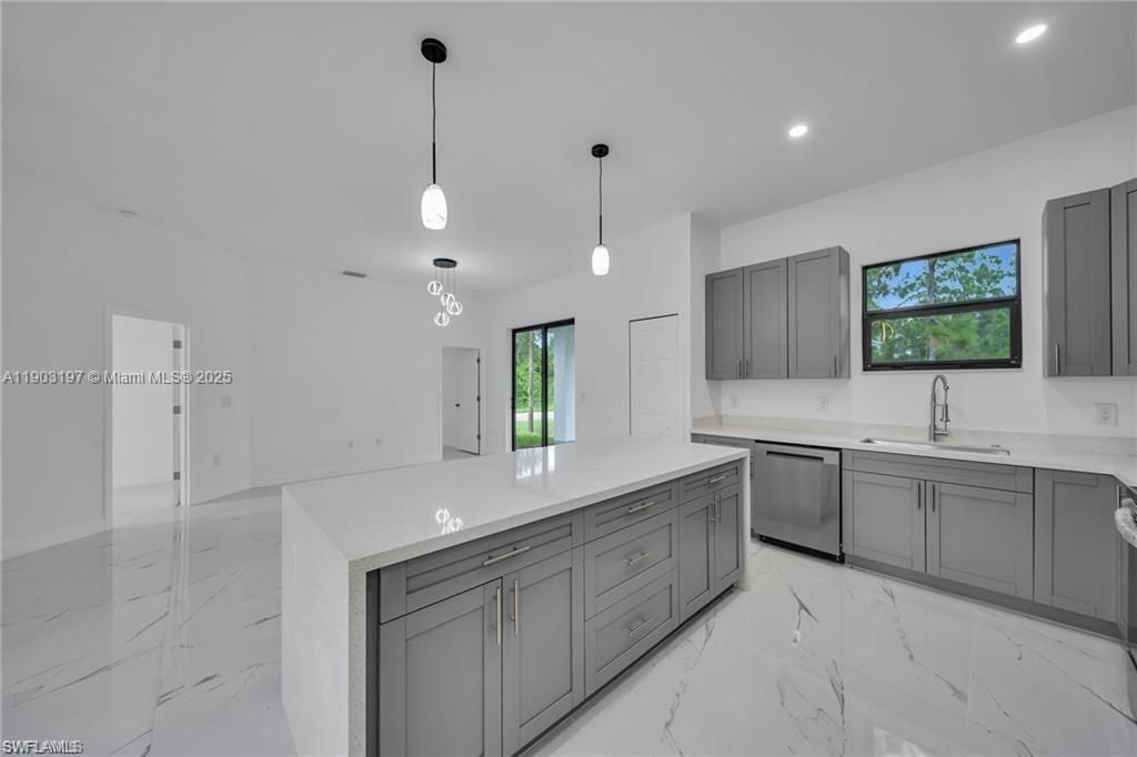 В аренду: $2,300 (3 спален, 2 ванн, 1491 Квадратных фут)